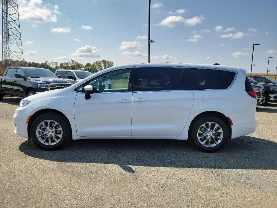 used 2023 Chrysler Pacifica car, priced at $37,687