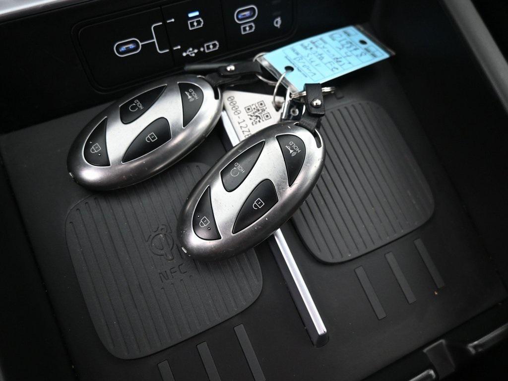 used 2024 Hyundai Santa Fe car, priced at $26,999