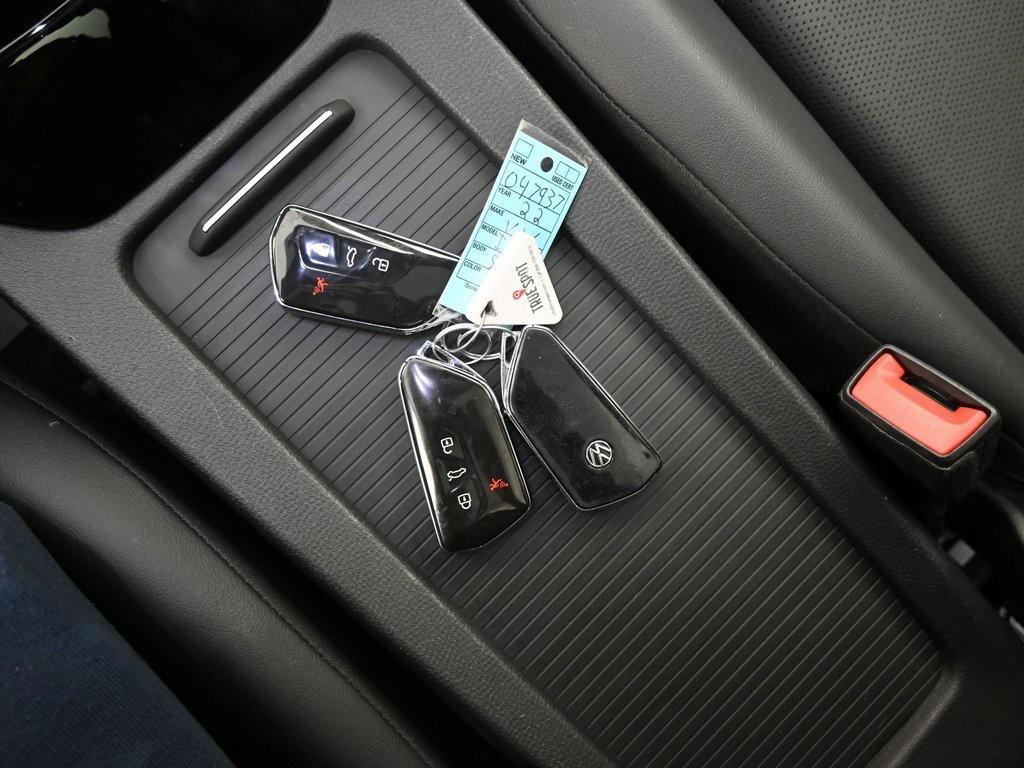 used 2022 Volkswagen ID.4 car, priced at $17,499