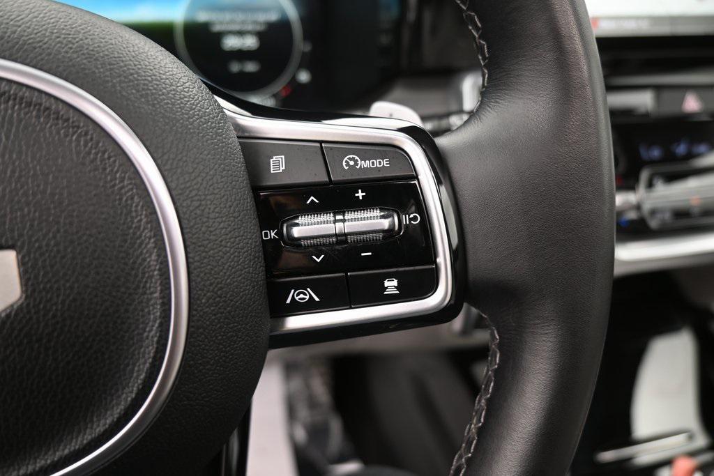 used 2023 Kia Sorento Plug-In Hybrid car, priced at $29,999