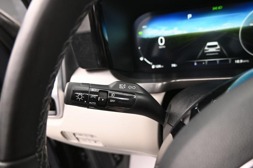 used 2023 Kia Sorento Plug-In Hybrid car, priced at $29,999