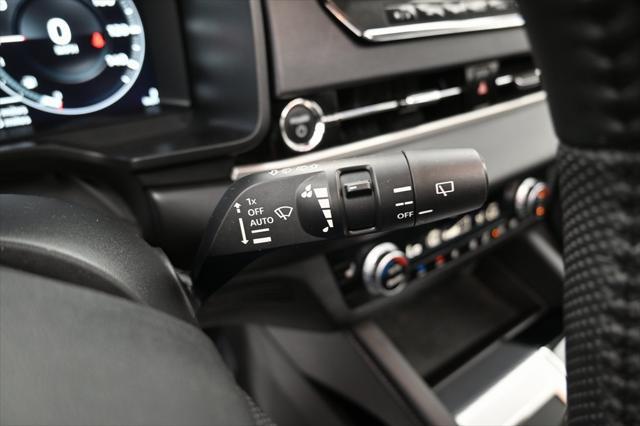 used 2023 Mitsubishi Outlander PHEV car, priced at $30,999