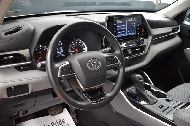 used 2021 Toyota Highlander car, priced at $27,499