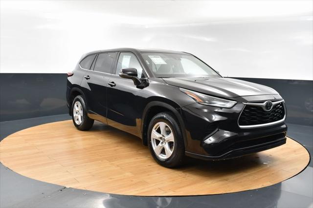 used 2021 Toyota Highlander car, priced at $27,499