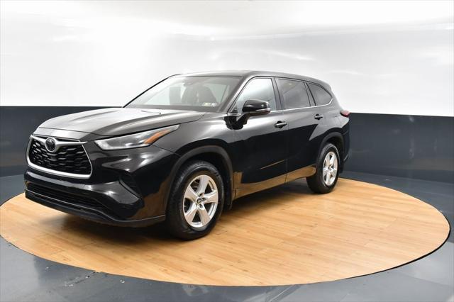 used 2021 Toyota Highlander car, priced at $27,499