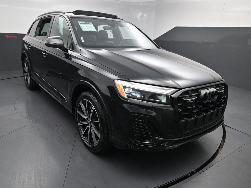 used 2025 Audi Q7 car, priced at $47,999