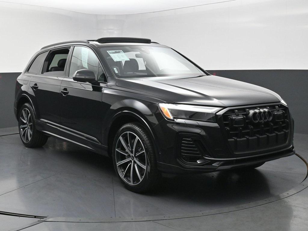used 2025 Audi Q7 car, priced at $47,999
