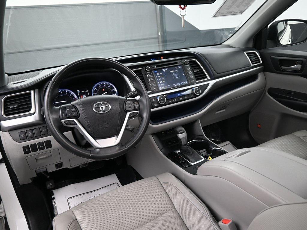 used 2019 Toyota Highlander car, priced at $26,998