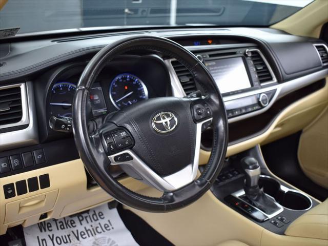 used 2018 Toyota Highlander car, priced at $22,499