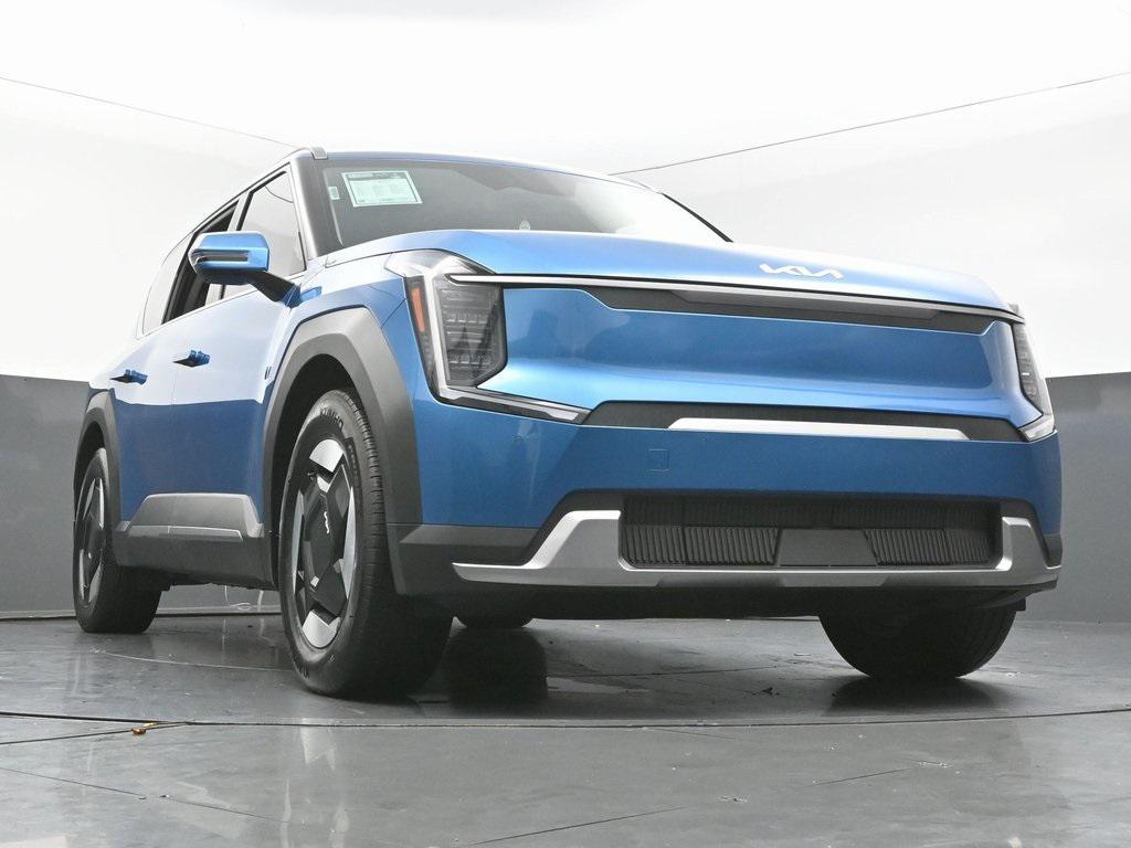 used 2024 Kia EV9 car, priced at $39,999