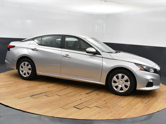 used 2022 Nissan Altima car, priced at $15,999