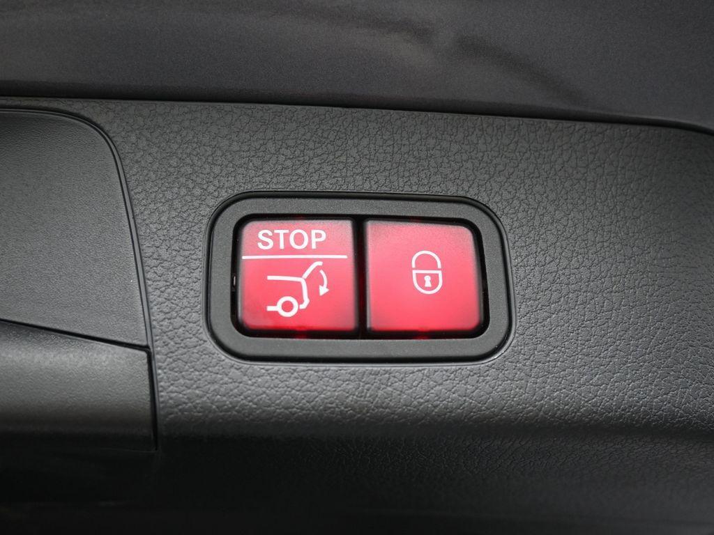 used 2022 Mercedes-Benz GLB 250 car, priced at $24,499