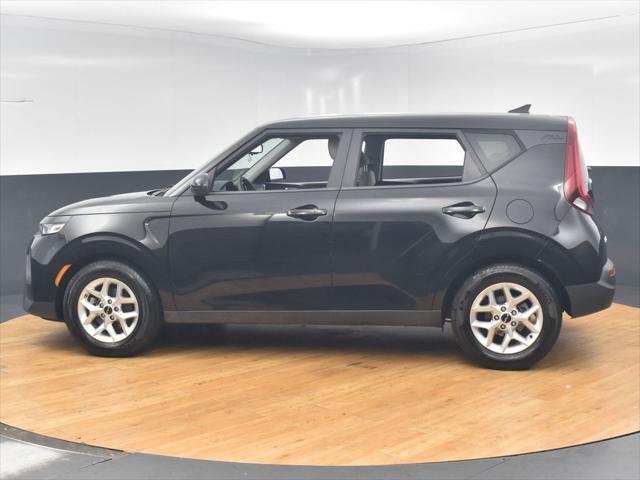 used 2022 Kia Soul car, priced at $15,999