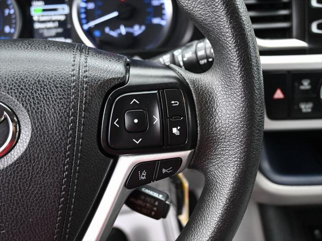 used 2019 Toyota Highlander car, priced at $21,499