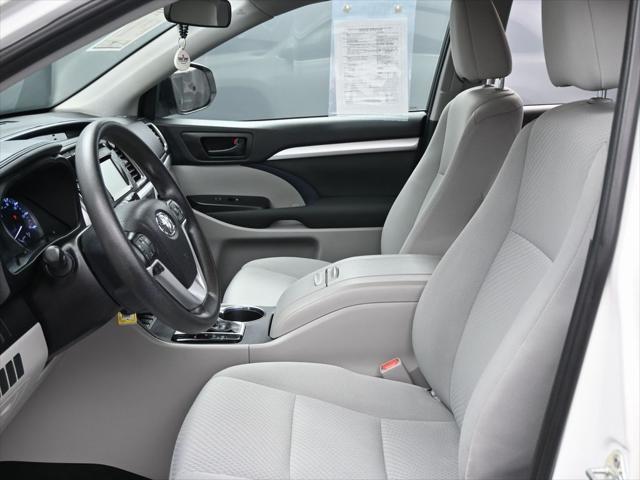 used 2019 Toyota Highlander car, priced at $21,499