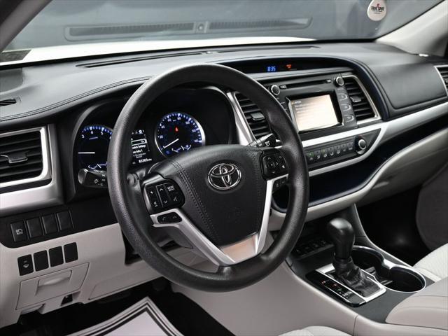 used 2019 Toyota Highlander car, priced at $21,499