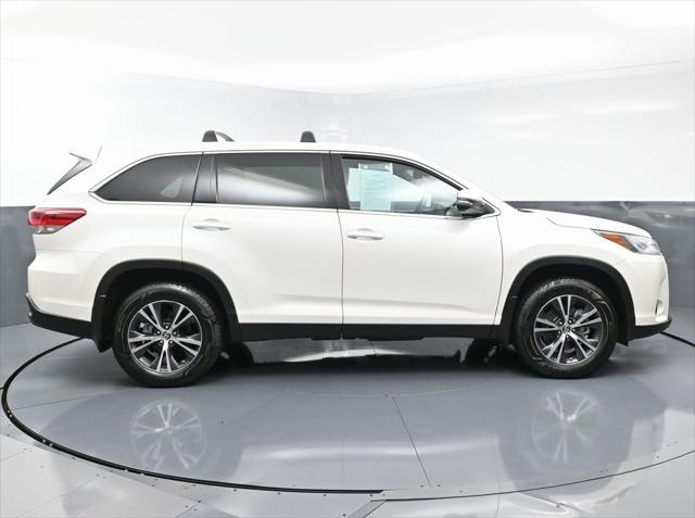 used 2019 Toyota Highlander car, priced at $21,499