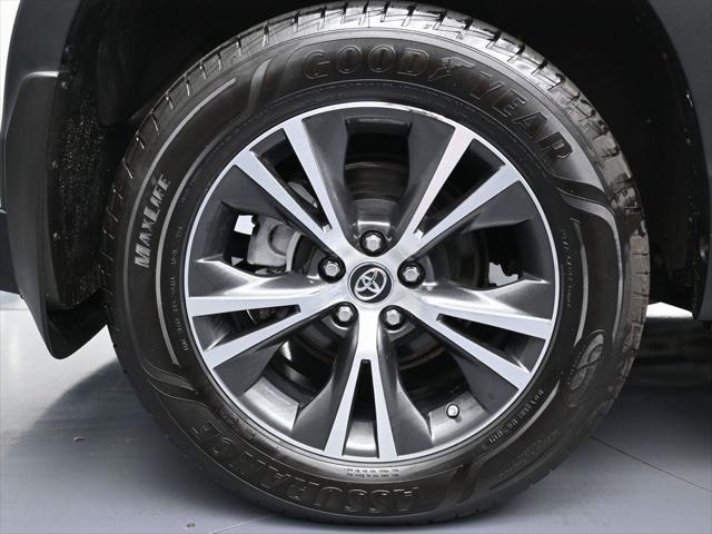 used 2019 Toyota Highlander car, priced at $21,499
