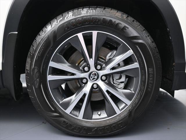 used 2019 Toyota Highlander car, priced at $21,499