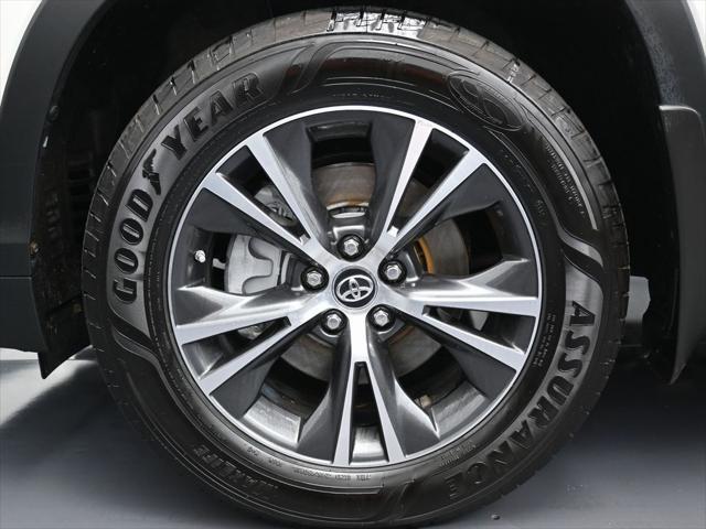 used 2019 Toyota Highlander car, priced at $21,499