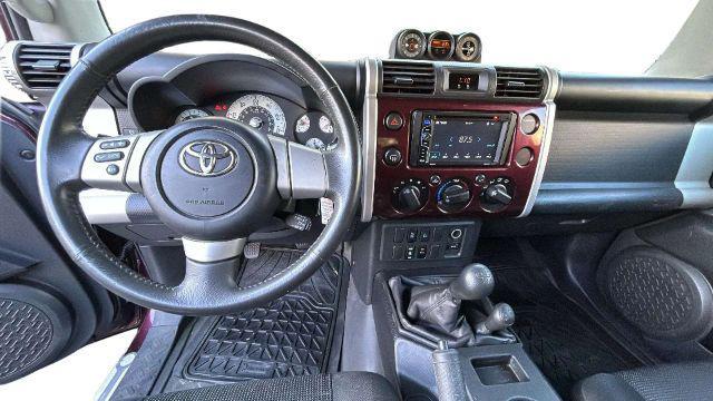 used 2007 Toyota FJ Cruiser car, priced at $9,200