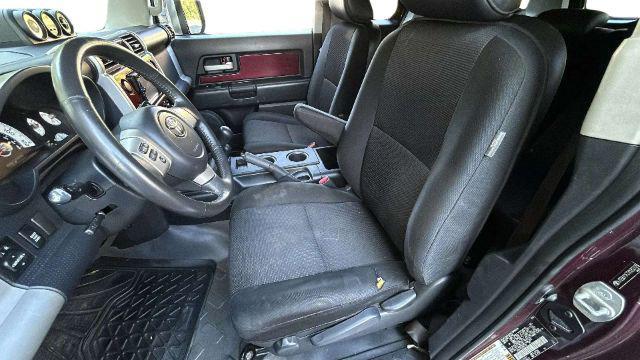 used 2007 Toyota FJ Cruiser car, priced at $9,200