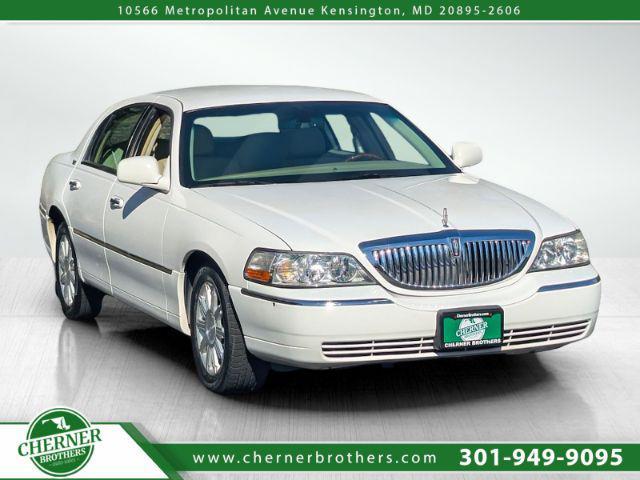 used 2009 Lincoln Town Car car, priced at $10,600