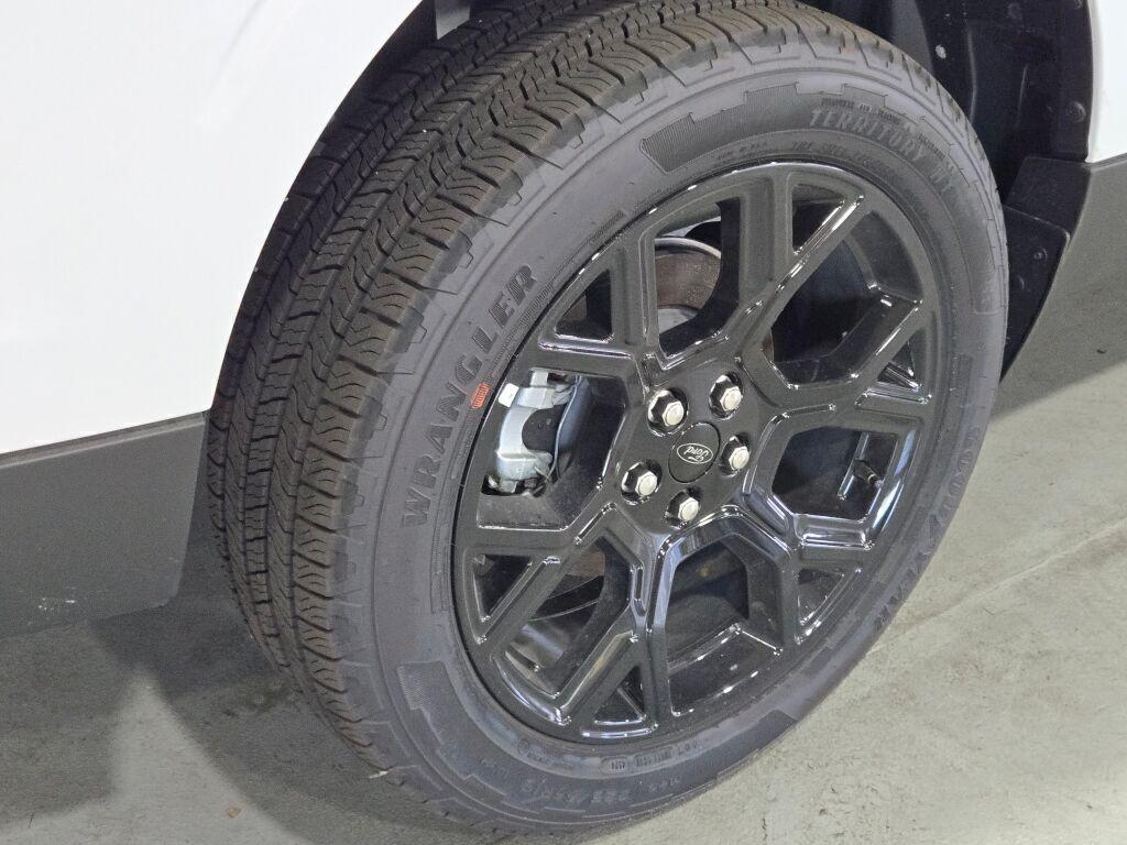 new 2025 Ford Maverick car, priced at $34,093