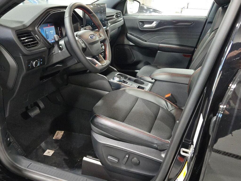 new 2025 Ford Escape car, priced at $30,936