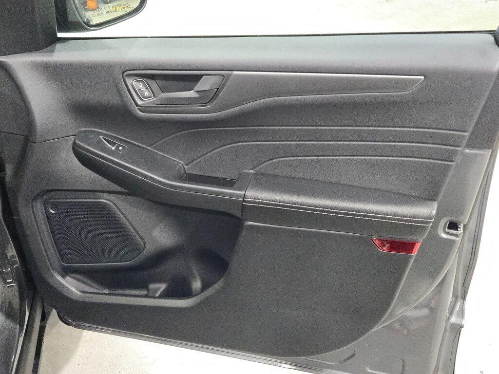 new 2025 Ford Escape car, priced at $25,868