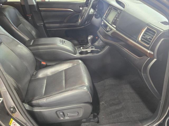 used 2014 Toyota Highlander car, priced at $16,880