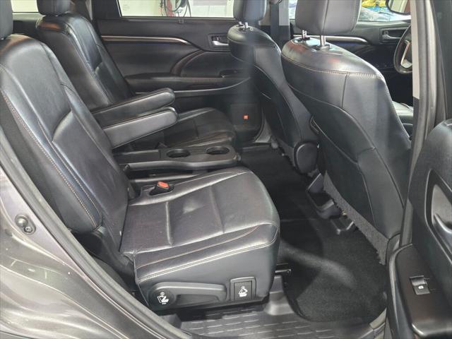 used 2014 Toyota Highlander car, priced at $16,880