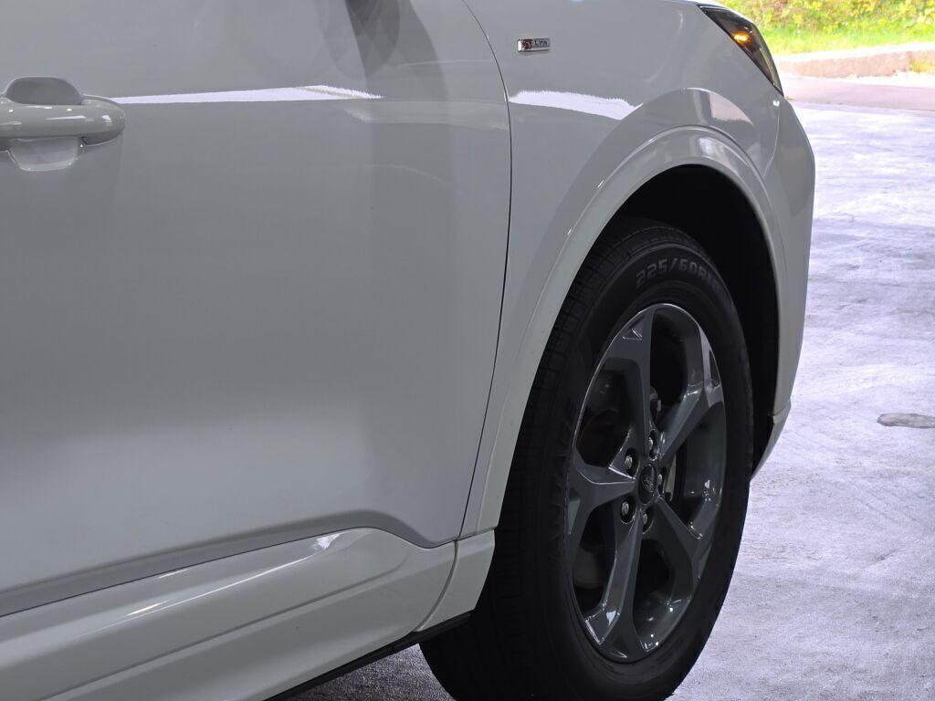 used 2023 Ford Escape car, priced at $21,367