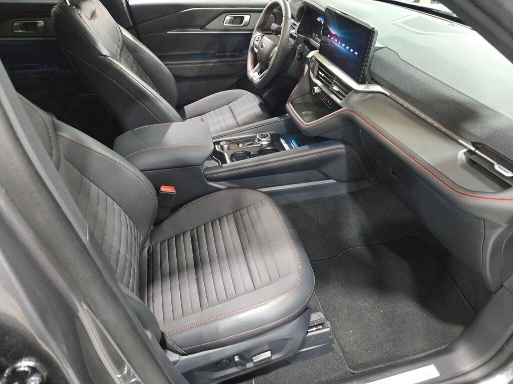 new 2025 Ford Explorer car, priced at $50,088