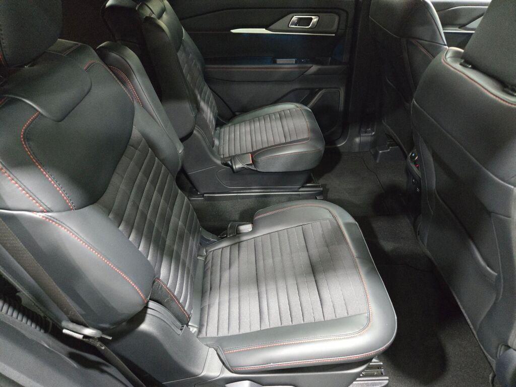 new 2025 Ford Explorer car, priced at $50,088