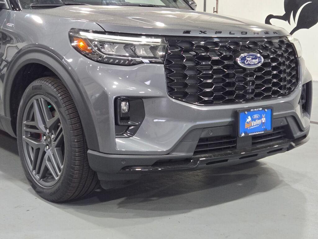 new 2025 Ford Explorer car, priced at $50,088
