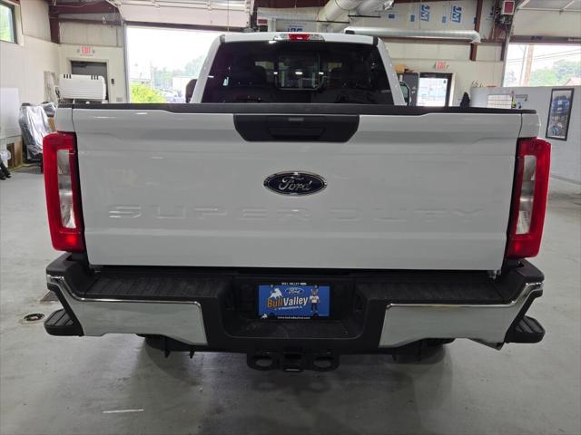 new 2025 Ford F-350 car, priced at $54,915