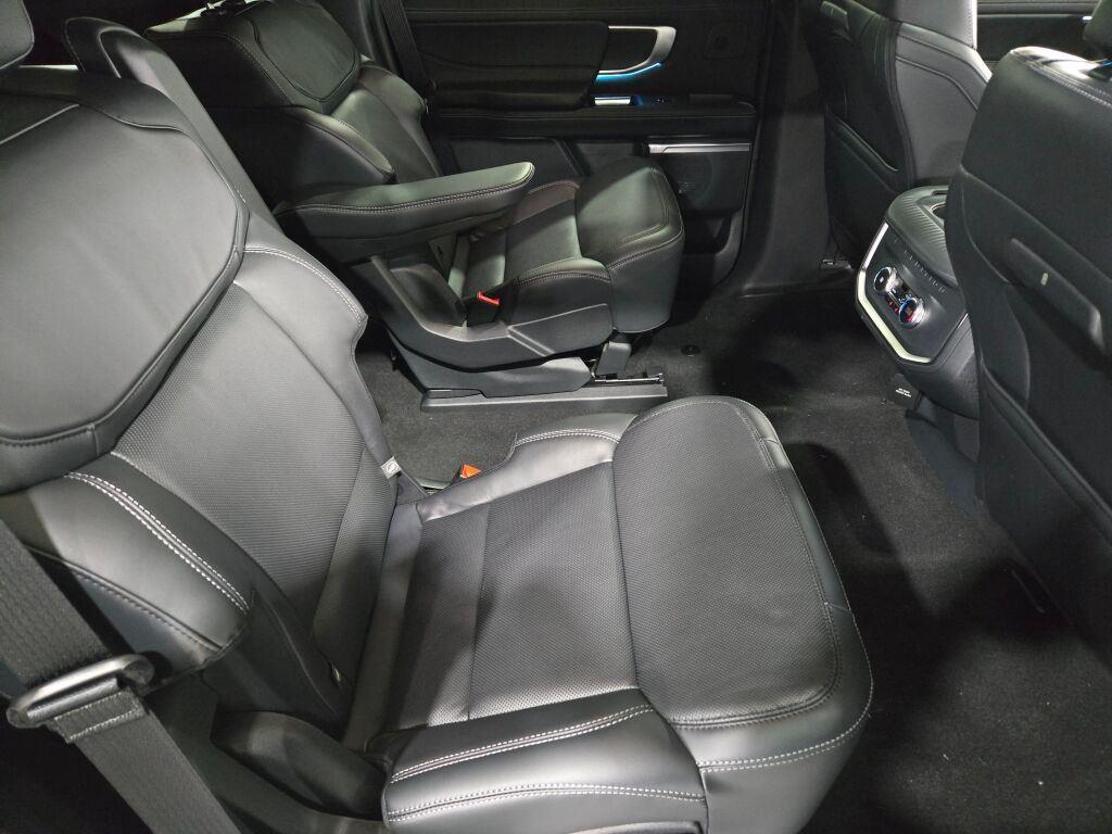 new 2025 Ford Expedition car, priced at $82,930