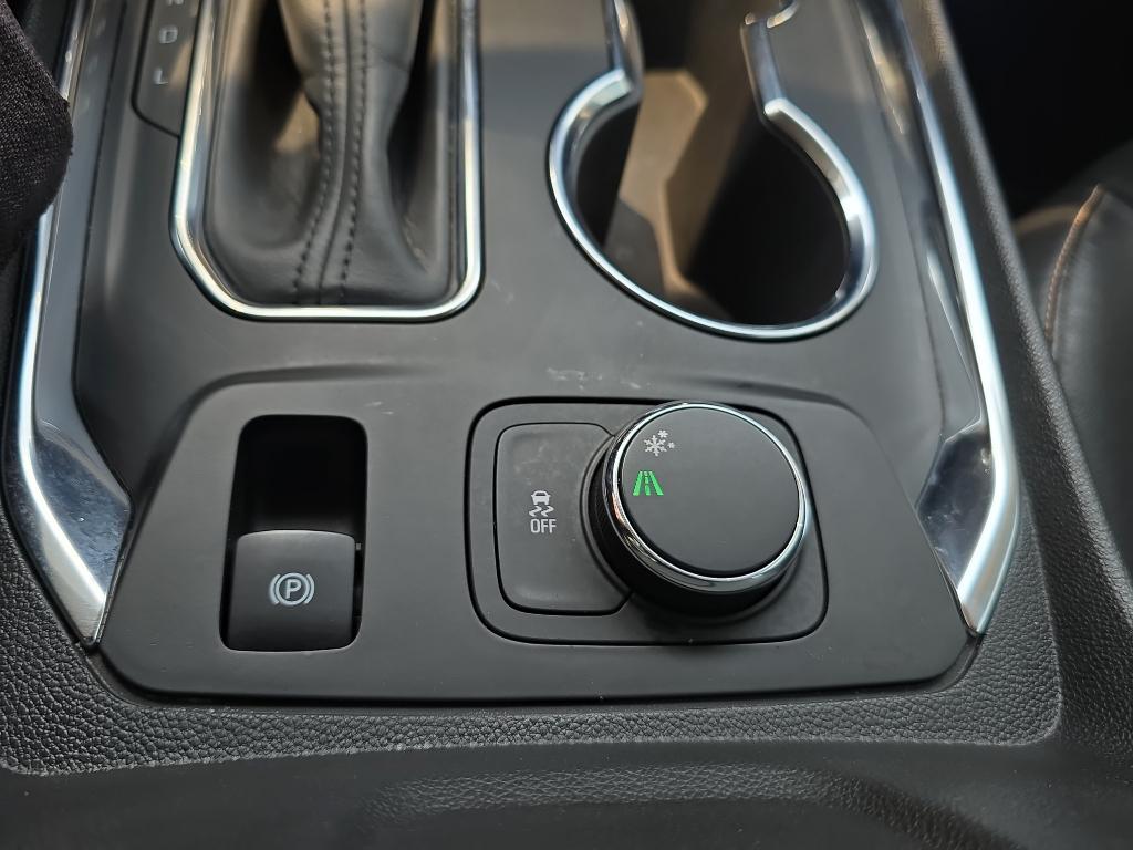 used 2021 Chevrolet Traverse car, priced at $21,750