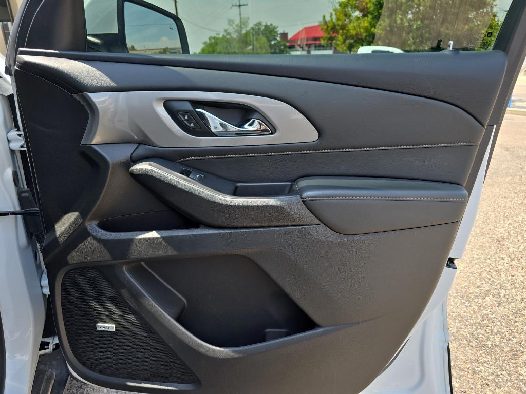 used 2021 Chevrolet Traverse car, priced at $21,750