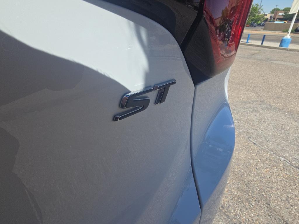 used 2024 Buick Encore GX car, priced at $23,925