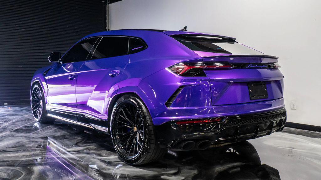 used 2021 Lamborghini Urus car, priced at $199,991