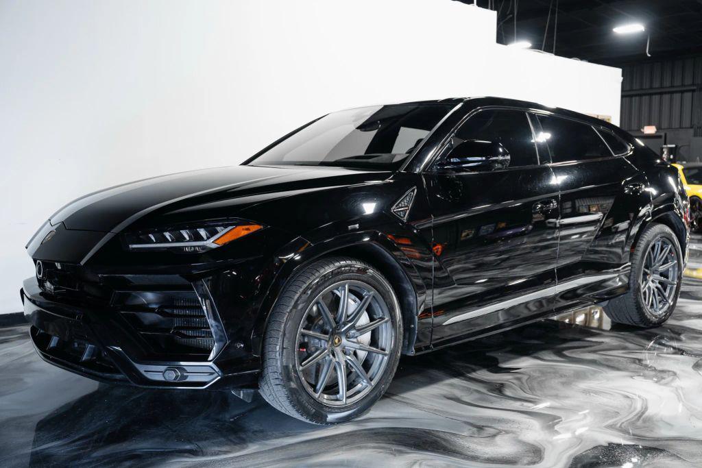 used 2019 Lamborghini Urus car, priced at $154,991