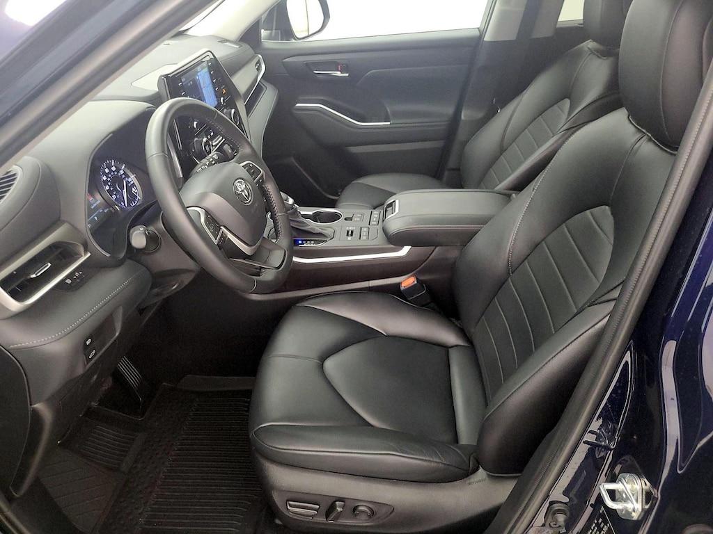 used 2022 Toyota Highlander car, priced at $41,998