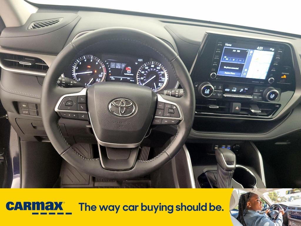 used 2022 Toyota Highlander car, priced at $41,998