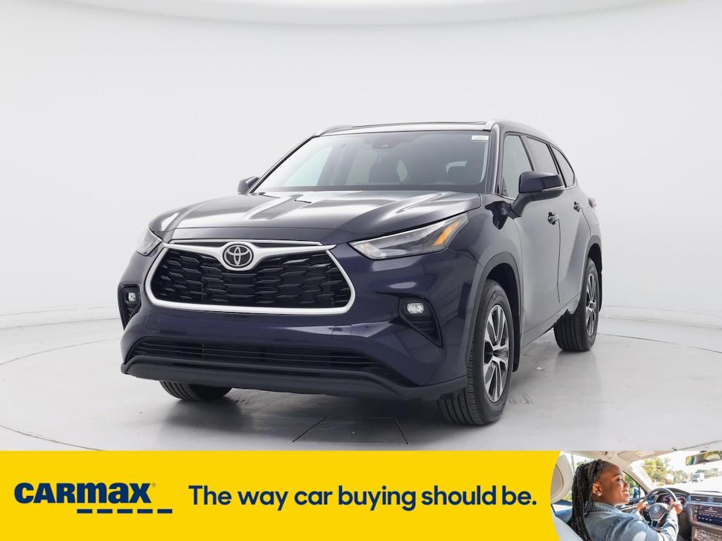 used 2022 Toyota Highlander car, priced at $41,998