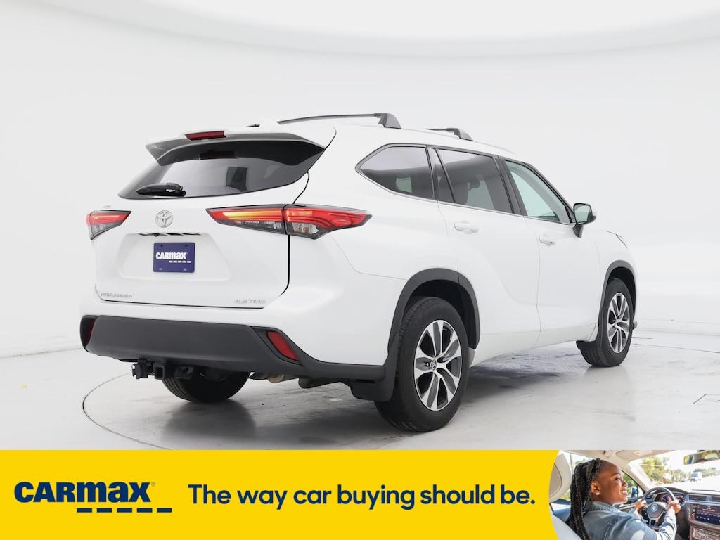 used 2022 Toyota Highlander car, priced at $37,998
