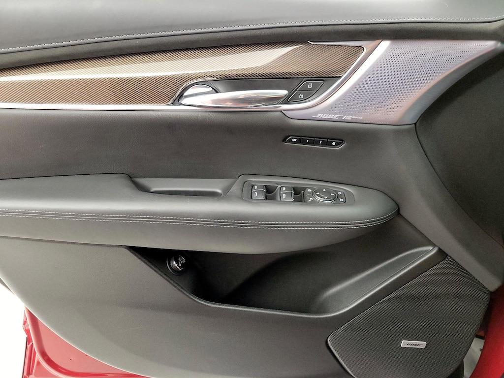 used 2024 Cadillac XT6 car, priced at $45,998