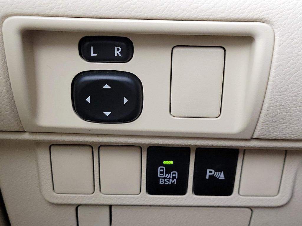 used 2014 Lexus ES 300h car, priced at $15,998