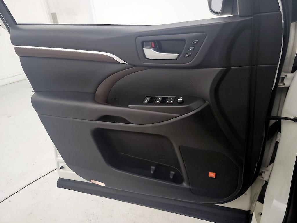 used 2016 Toyota Highlander car, priced at $25,998
